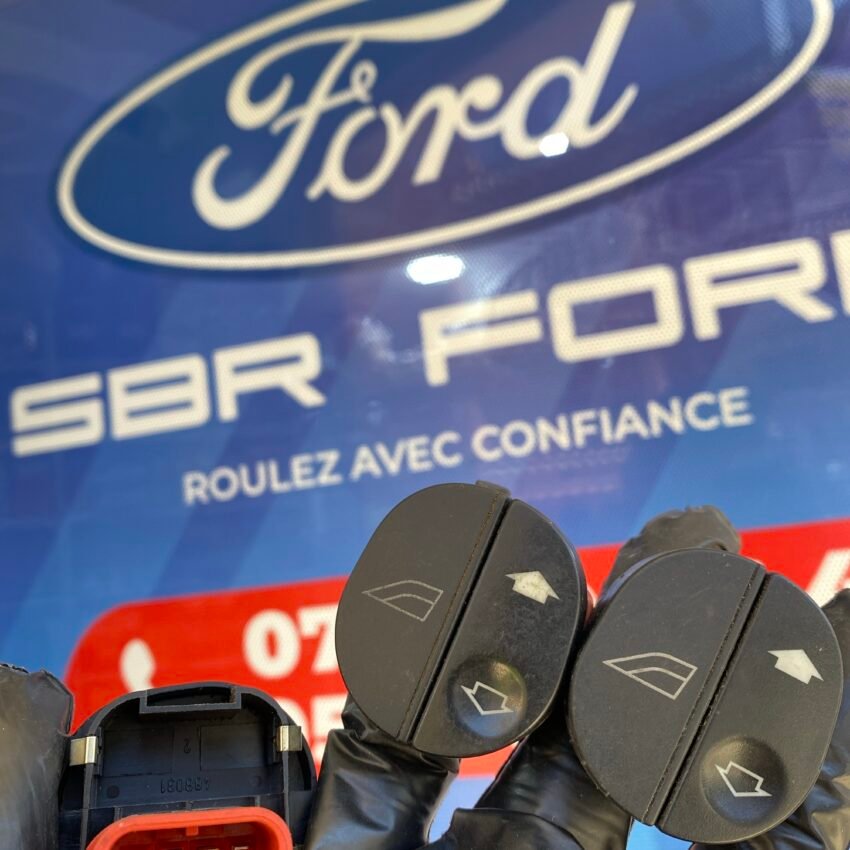 BOUTON VITRE DEROIT FIESTA FUSION 03+