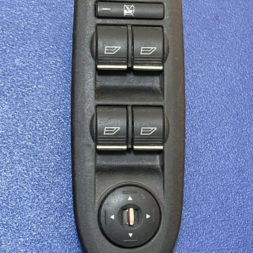 BOUTON VITRE GOUCH FOCUS 08+...8M5T- 14A132- AF