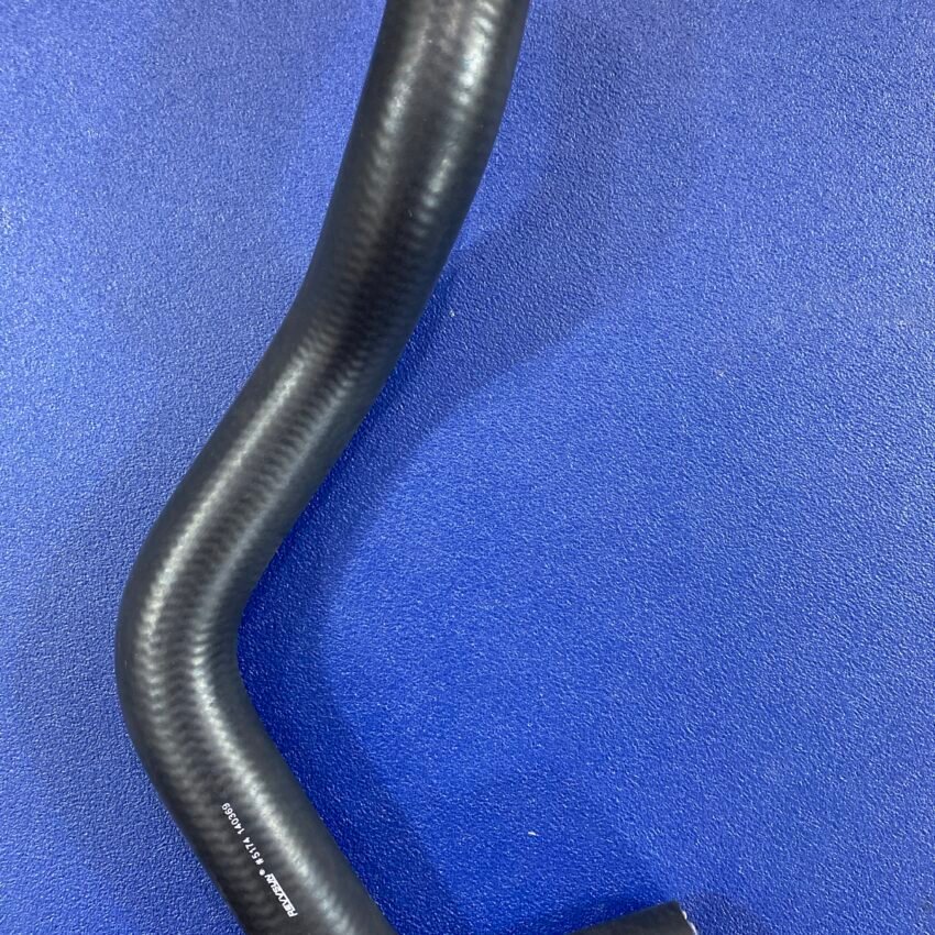 DURITE RADIATEUR FIESTA SUPP DR 09+ ESS...8V218B274AF